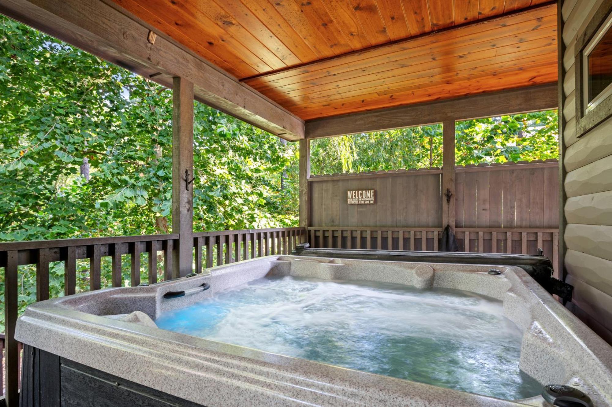 Broken Bow Beauty! King Suite, Hot Tub, Arcade, Wraparound Porch ภายนอก รูปภาพ